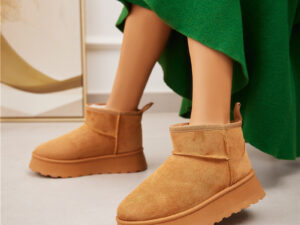 Booties in kamel