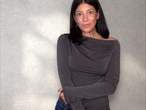 Asymmetrisches Longshirt grau