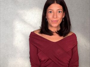 Offshoulder Longshirt burgunder